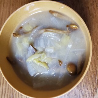 なめこと白菜玉ねぎのお味噌汁